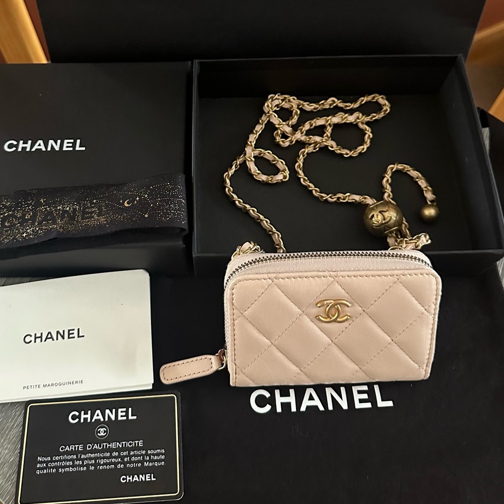 CHANEL 22C Pearl Crush Mini WOC